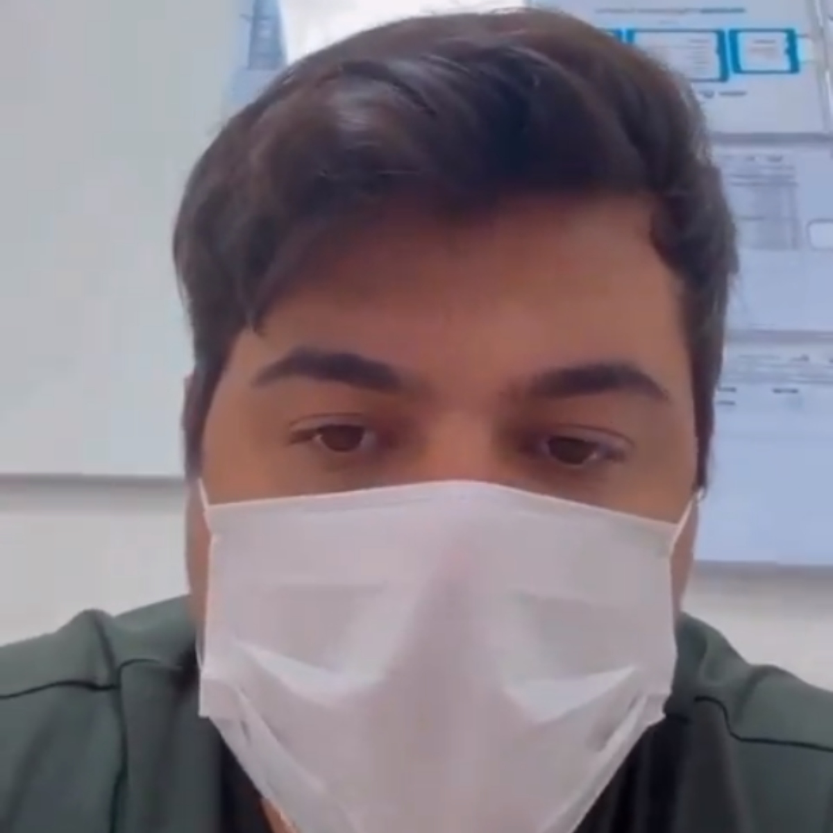  Cristiano, dupla de Zé Neto, grava vídeo em hospital após acidente: “Está com muita dor” 