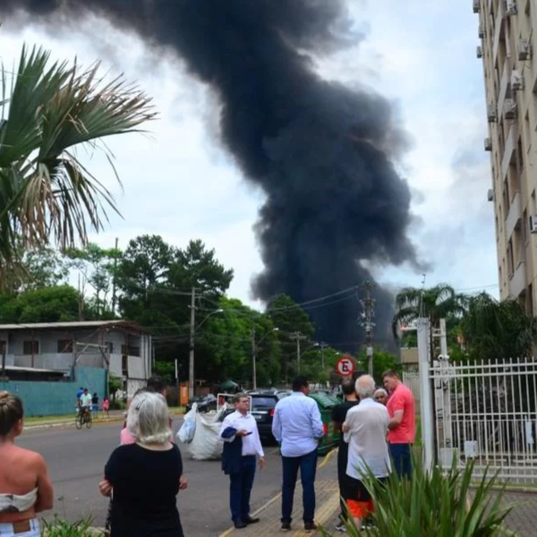 incêndio empresa papelão canioas