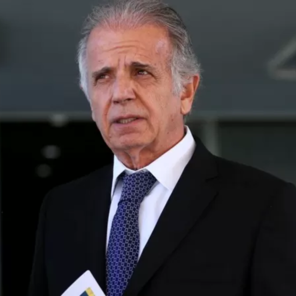 Ministro da Defesa José Múcio
