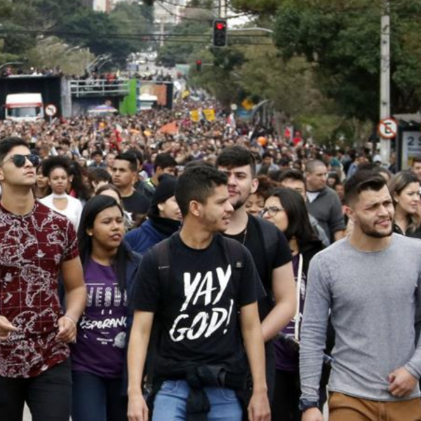 A Marcha Pra Jesus reúne milhares de cristãos.