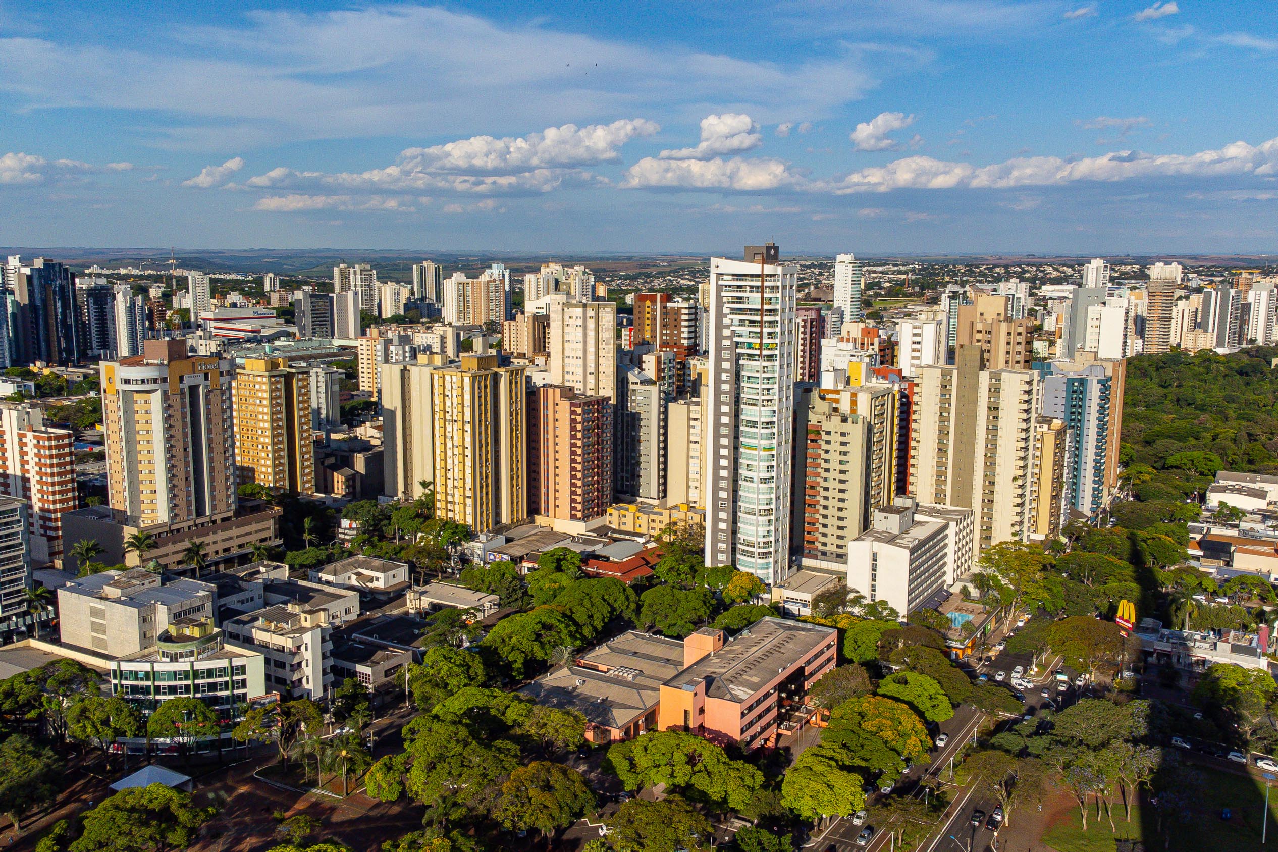  Sol e chuva: veja a previsão do tempo para Maringá no fim de semana 