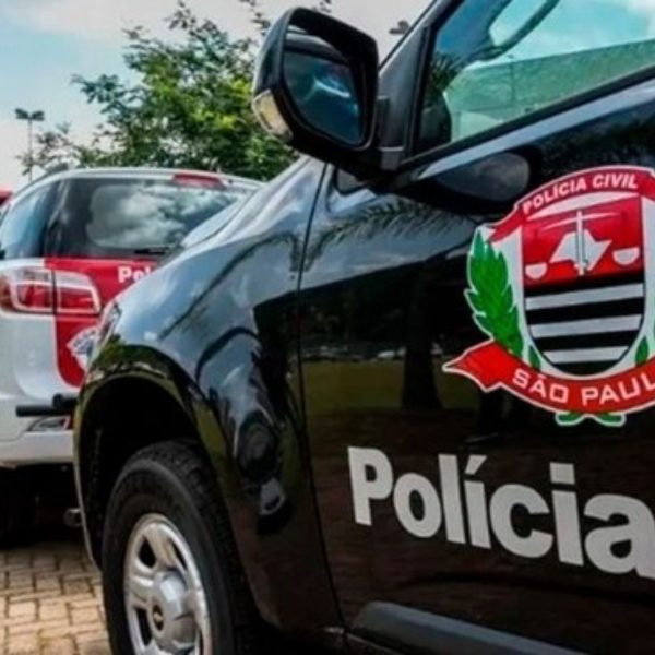 Auxiliar de cozinha mata colega de trabalho após flagrá-lo com sua ex