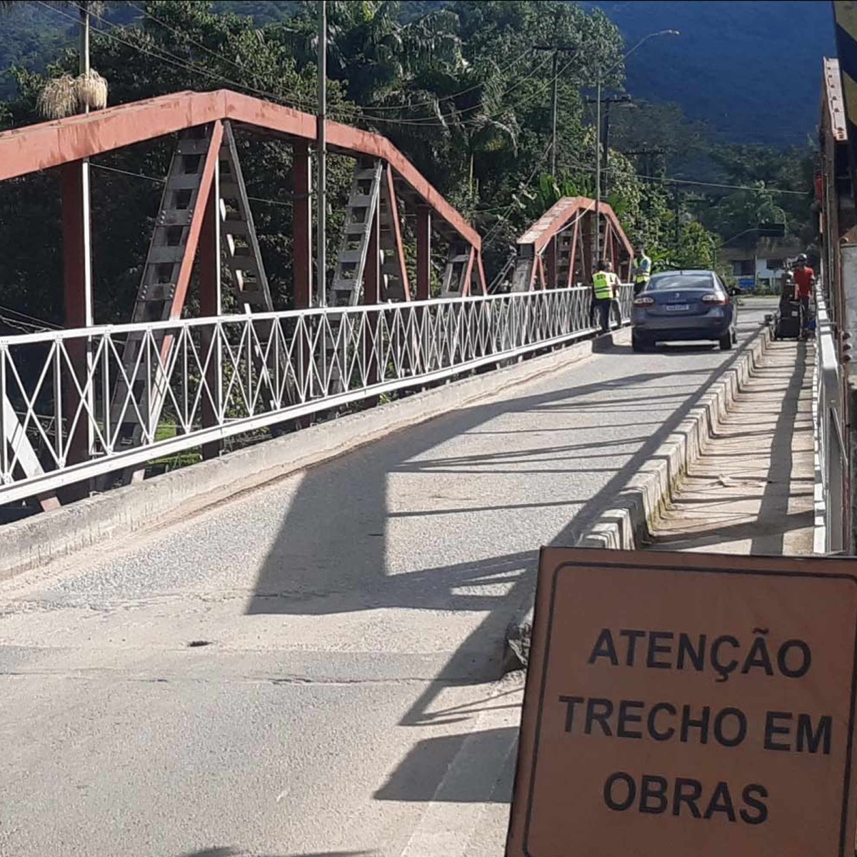  Ponte de Porto de Cima fica bloqueada por obras 