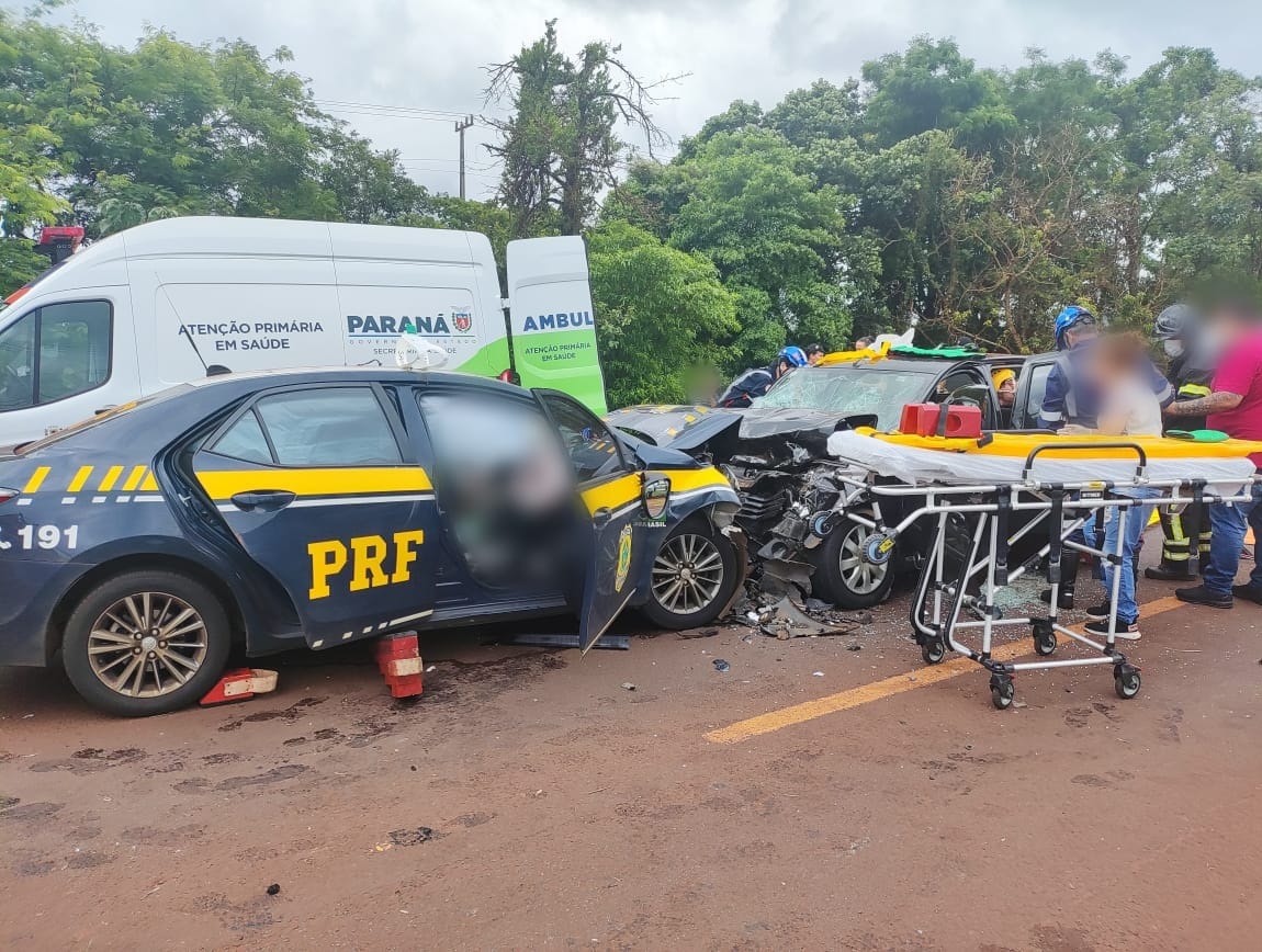  Viatura da PRF se envolve em acidente na BR-369, no Paraná 