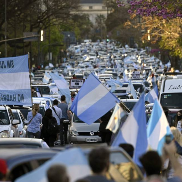 Protestos fecham ruas na Argentina