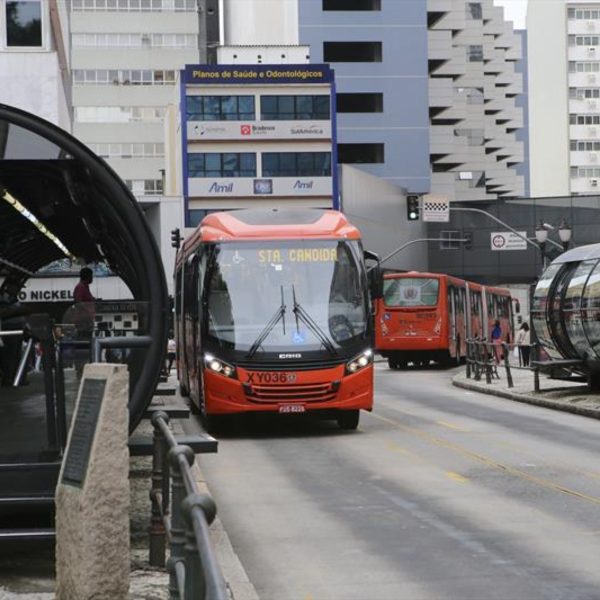 linhas de ônibus curitiba