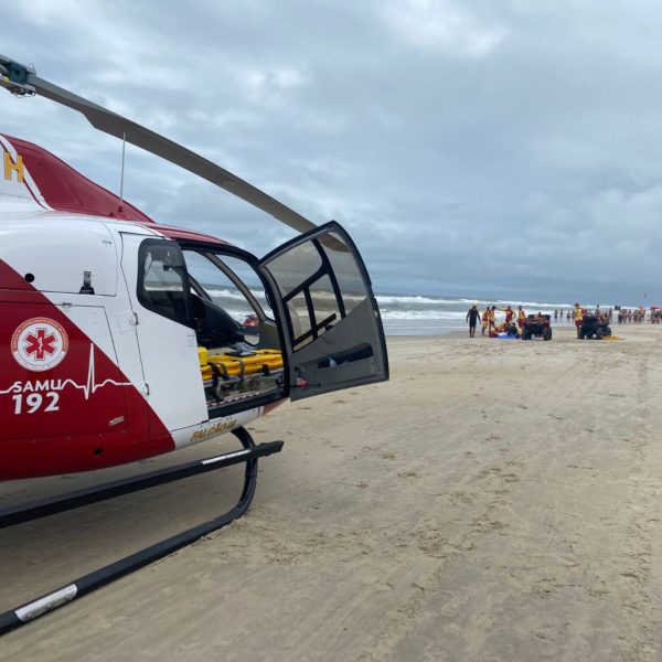  Helicóptero do Corpo de Bombeiros dá atendimento as casos de afogamento no Paraná 