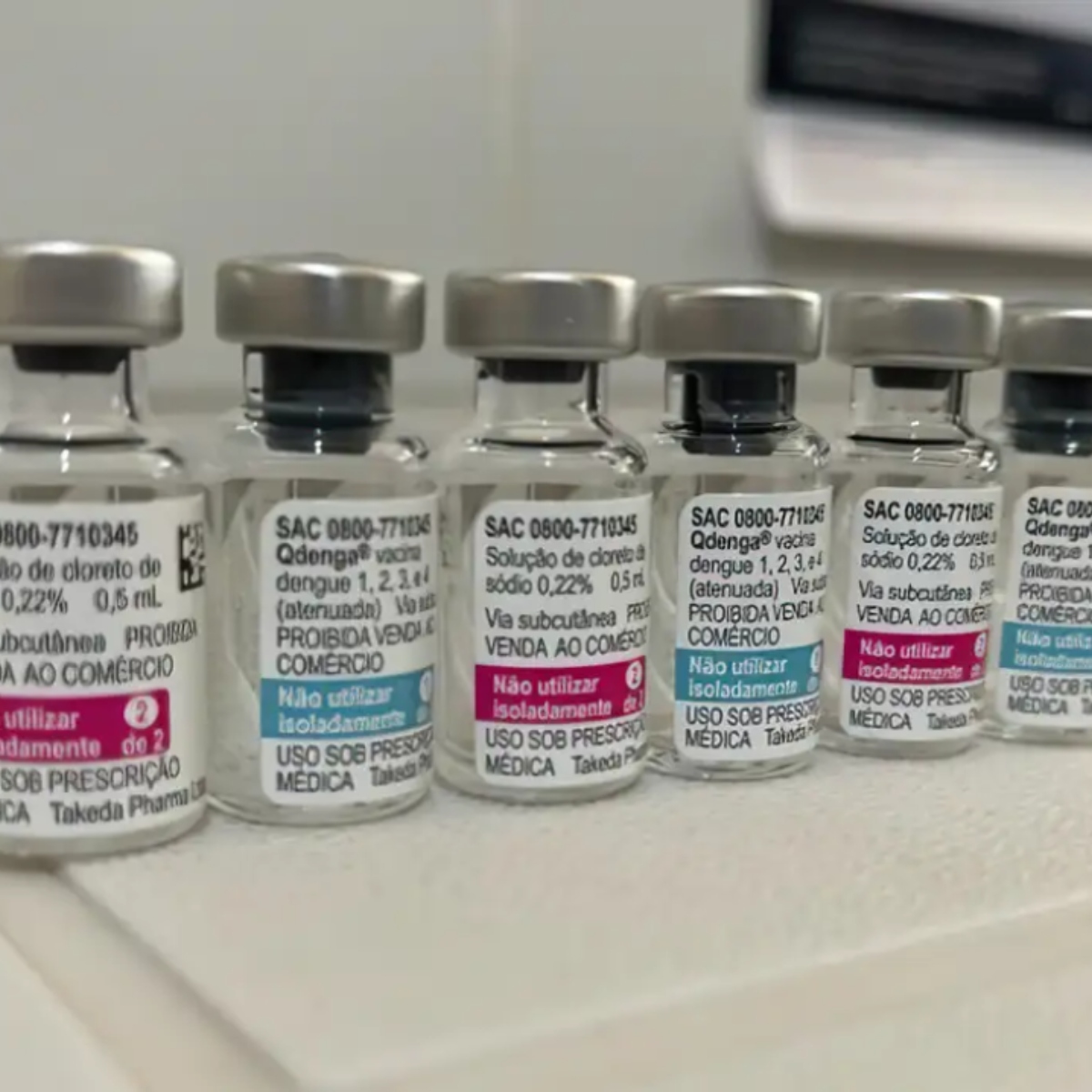  frascos de vacina da dengue 