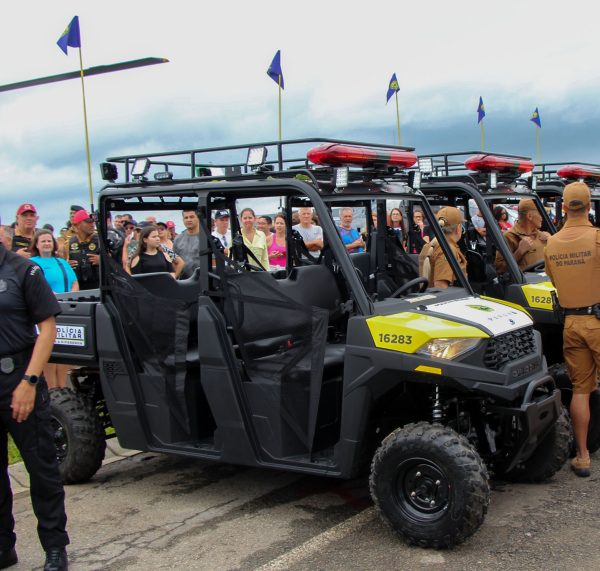 policiais militares feridos em capotamento de viatura na beira da praia