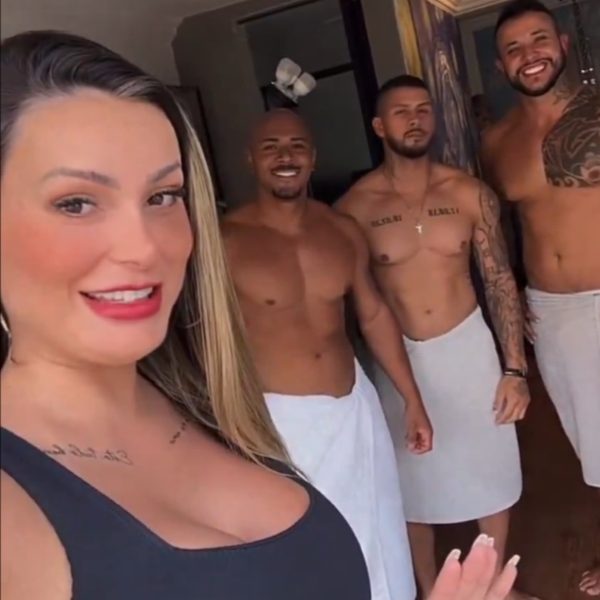 Andressa Urach choca ao gravar com três homens