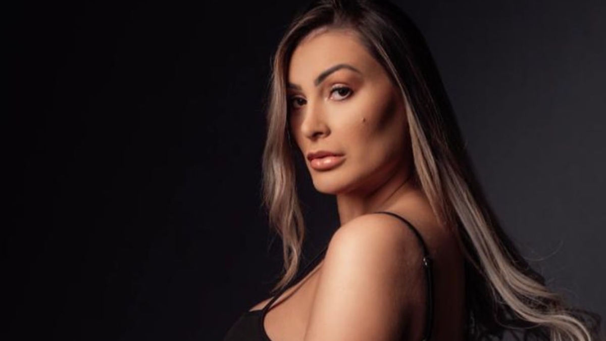 Andressa Urach grava vídeo adulto com três homens: 