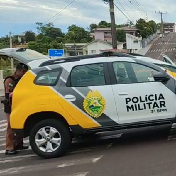 Assaltantes trocam tiros com policia