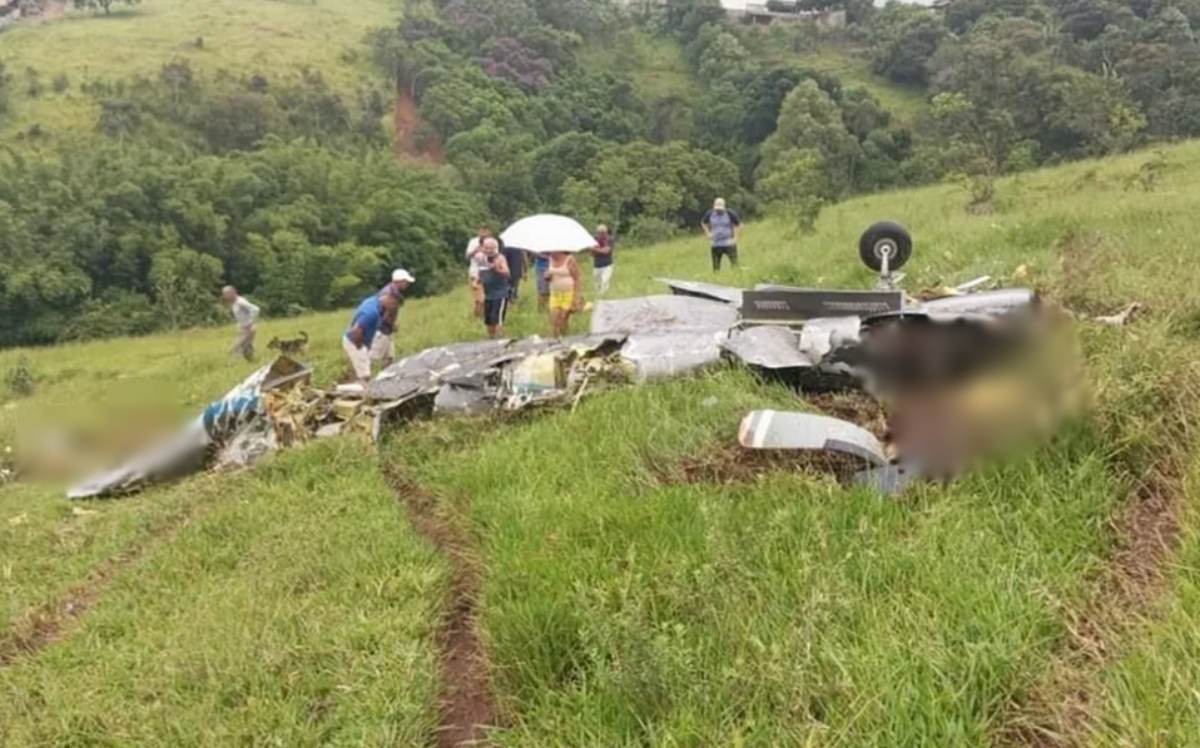 Avião cai em Minas Gerais e mata sete pessoas 
