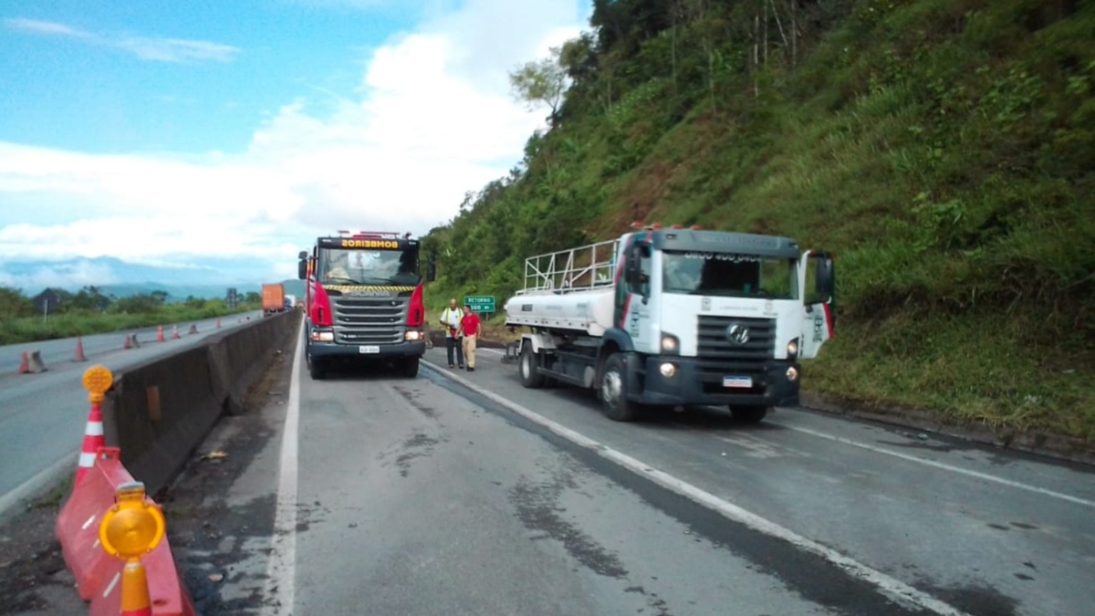  BR-277 está interditada em Morretes, no litoral do Paraná 