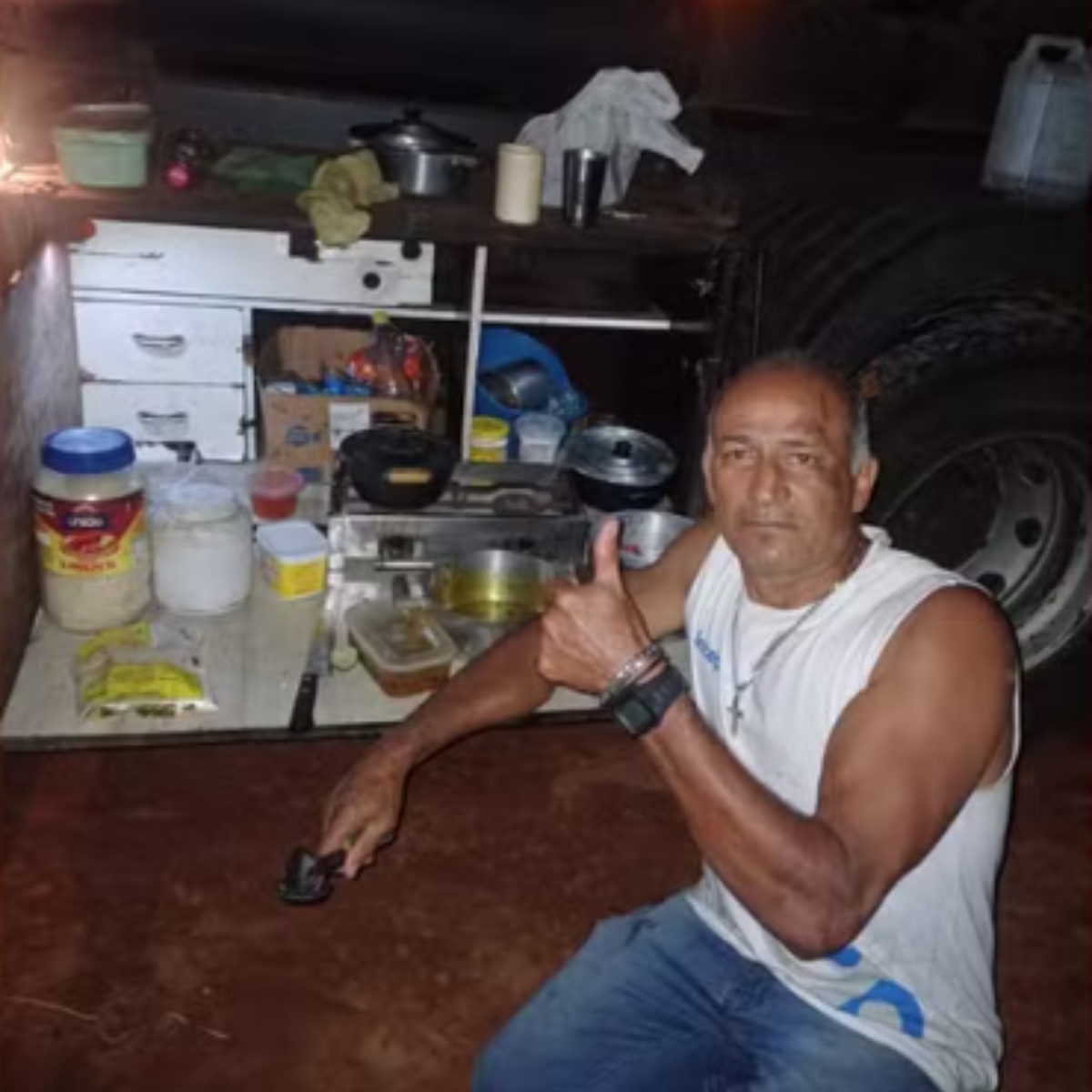  Caminhoneiro é encontrado morto e amarrado no Paraná 