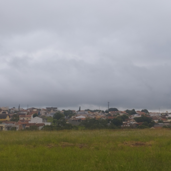 Frio em Londrina deve permanecer até a próxima semana.