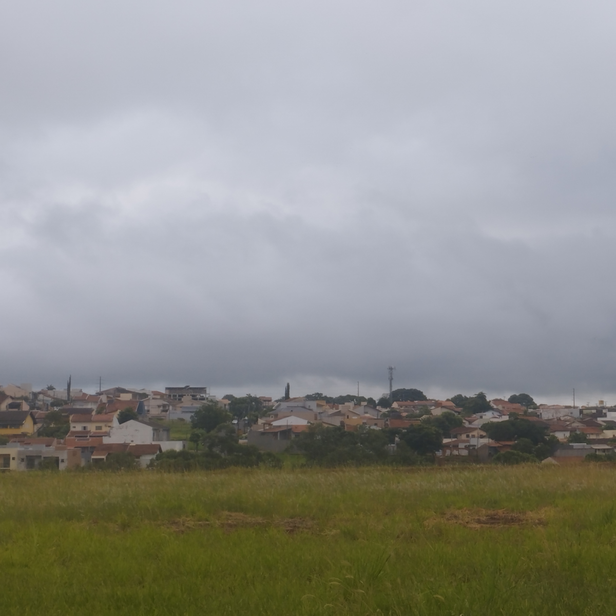  Frio em Londrina deve permanecer até a próxima semana. 