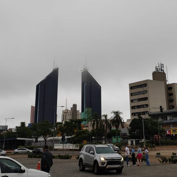  Céu nublado em Cascavel; chuvas intensas devem atingir a região Oeste e Sudoeste do Paraná na sexta-feira (18) 