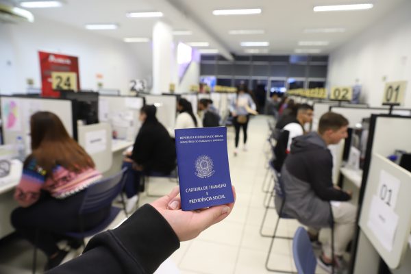 Mutirão oferece 500 vagas de emprego