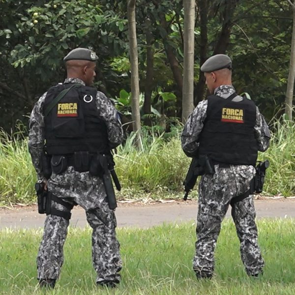 Guardas da Força Nacional atuando em Guaíra em conflitos entre indígenas e agricultores