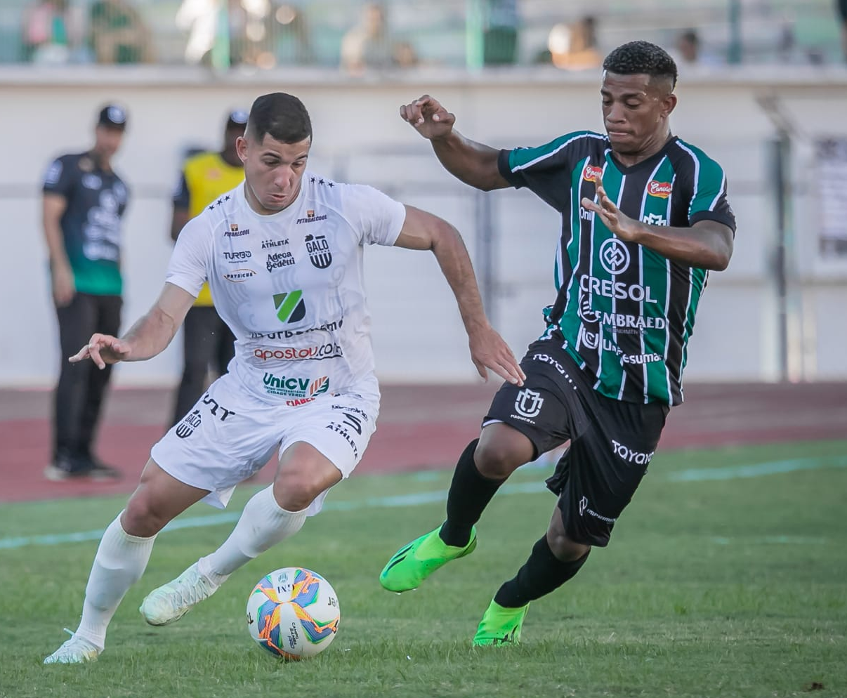  Maringá Futebol Clube e Galo Maringá se enfrentam no Campeonato Paranaense 