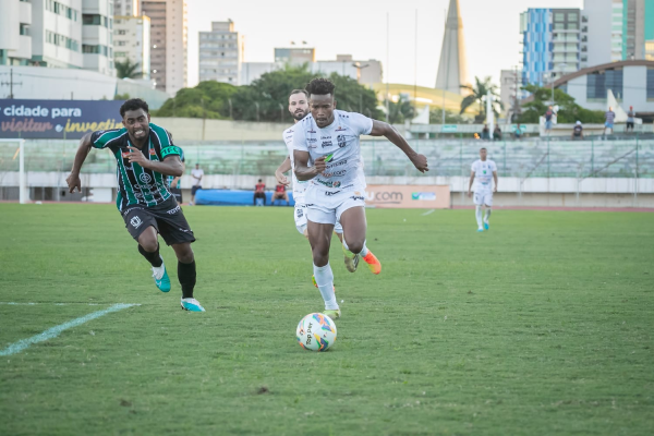 jogadores do Maringá FC e Galo Maringá