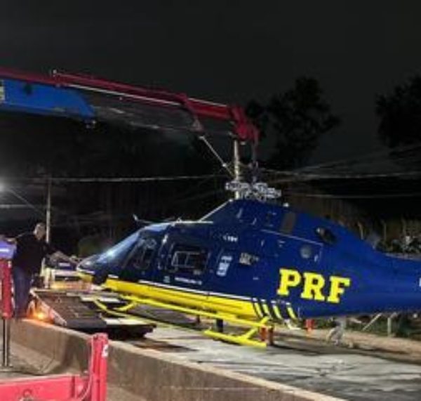 helicópotero PRF cai em avenida