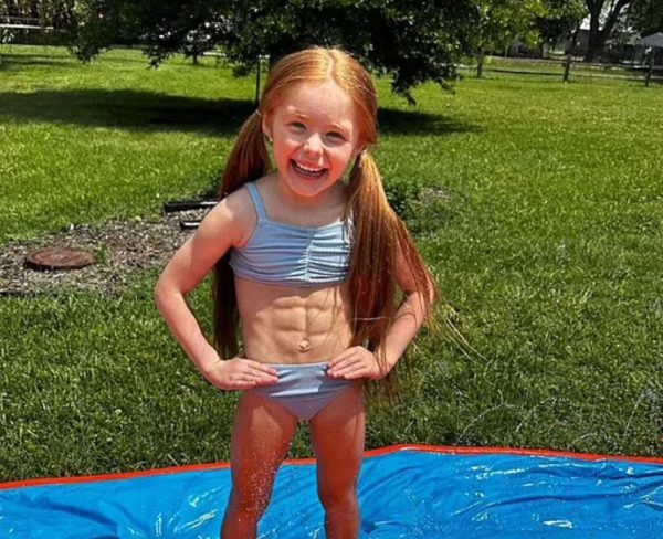 menina-7-anos-barriga-tanquinho