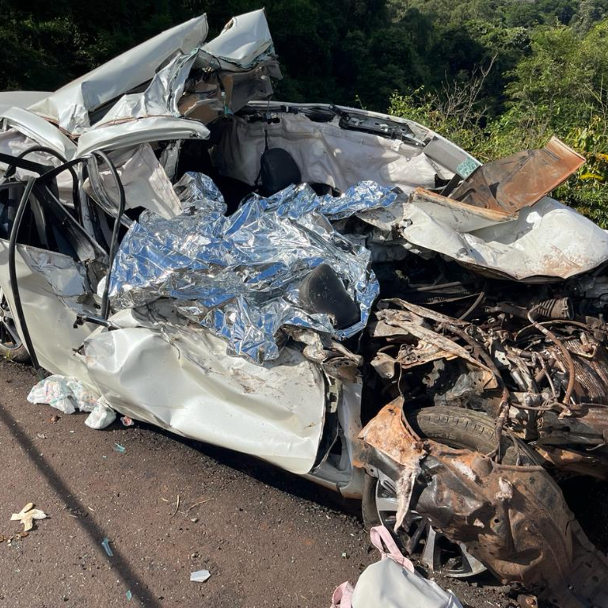  carro em que estavam mulheres que morreram em acidente na PR-317 