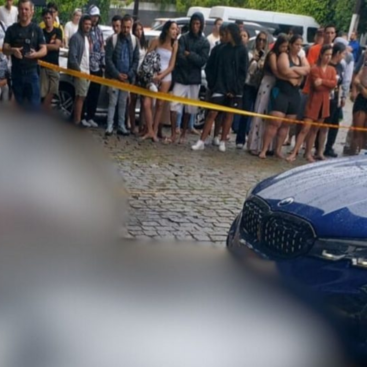  Quatro pessoas são encontradas mortas dentro de BMW em rodoviária 