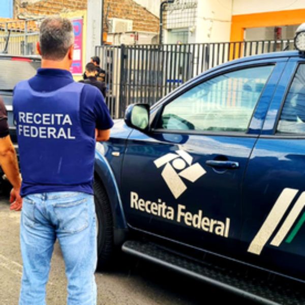 agente da receita federal, apreensão de dinheiro na fronteira com o Paraguai