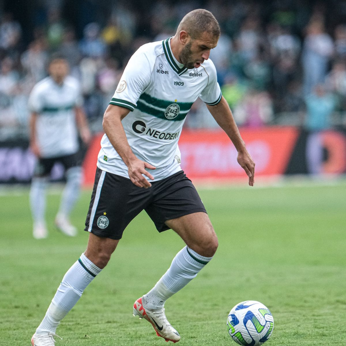  Slimani no Coritiba 