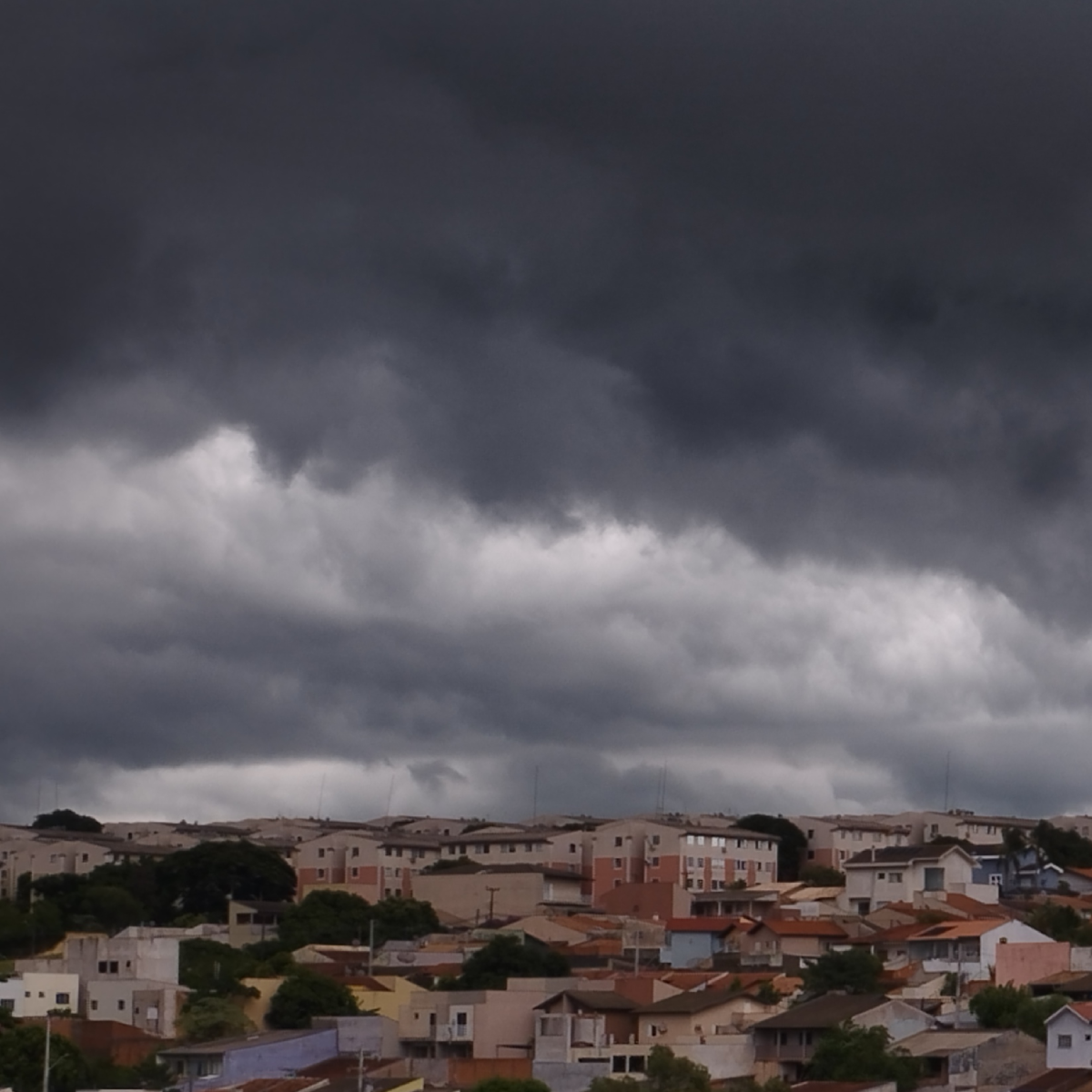  Chuva em Londrina. 