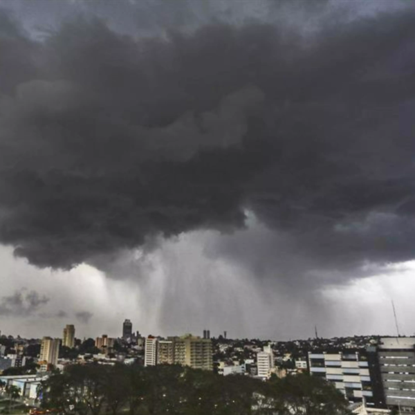 Nuvens carregadas podem surgir na capital.