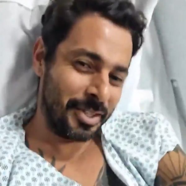 vídeo de cantor no hospital