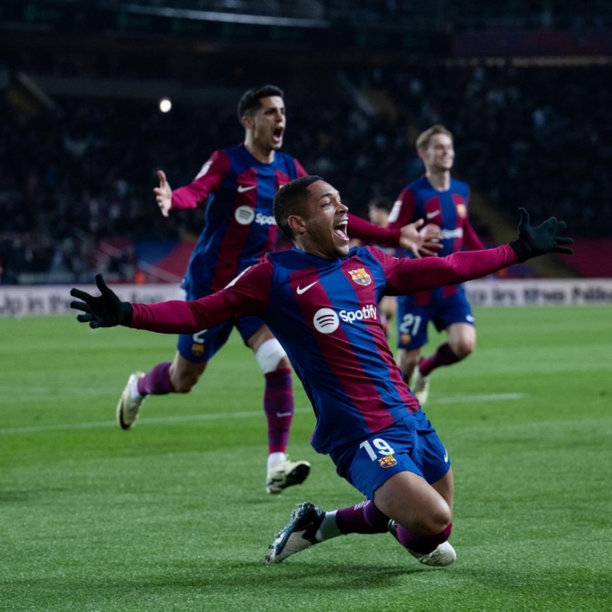  Vitor Roque marca primeiro gol pelo Barcelona 