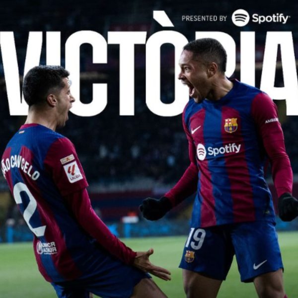 Vitor Roque marca primeiro gol pelo Barcelona