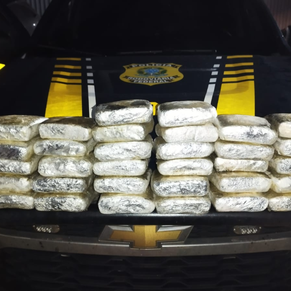 Homem preso quase 32 kg de cocaína