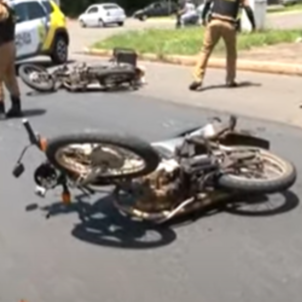 VÍDEO: Acidente entre motos deixa duas vítimas graves no Paraná