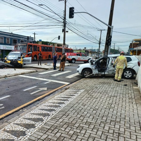 Acidente aconteceu na Avenida Winston Churchill, no Capão Raso