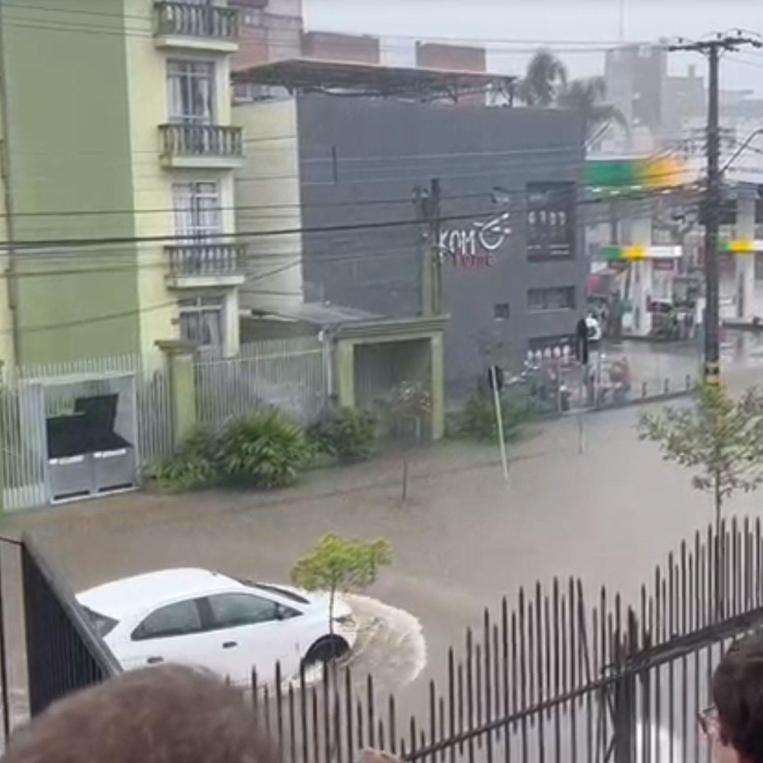  alagamento em Curitiba - chuva - temporal 