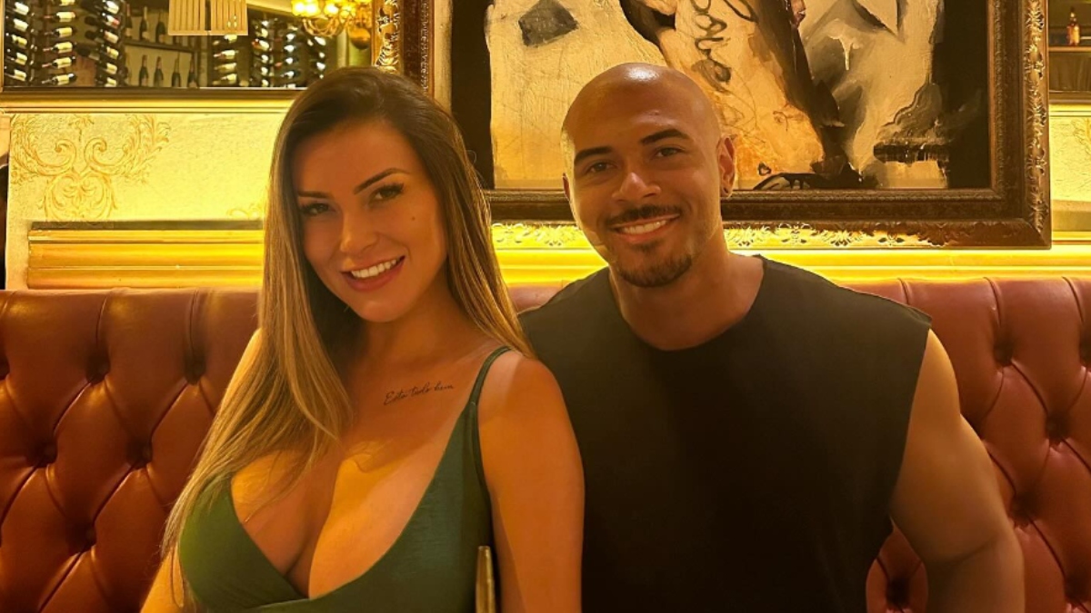 Andressa Urach assume namoro aberto com ator