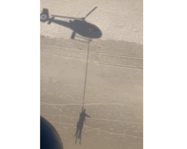 Banhistas se afogam em praia do Paraná e são resgatados de helicóptero; VÍDEO-