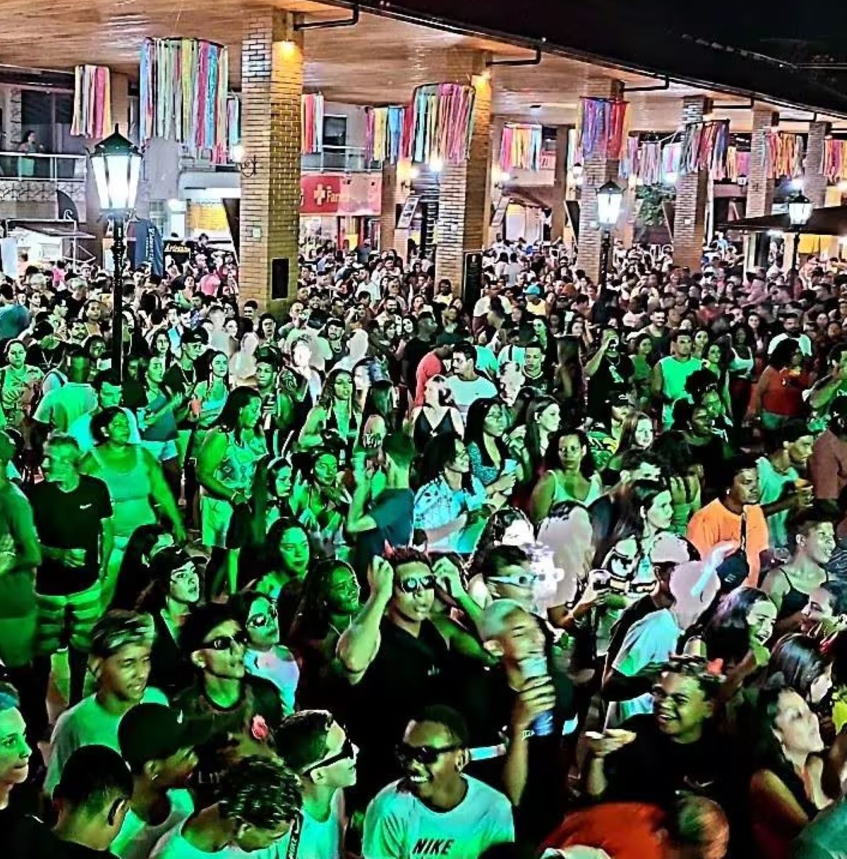  cantor-preso-antes-show-pçensao-alimenticia 