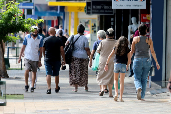 Carnaval muda funcionamento de serviços em Maringá; confira