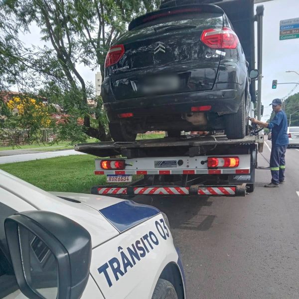 Guarda Municipal de Curitiba apreende veículo com mais de R$ 435 mil em multas