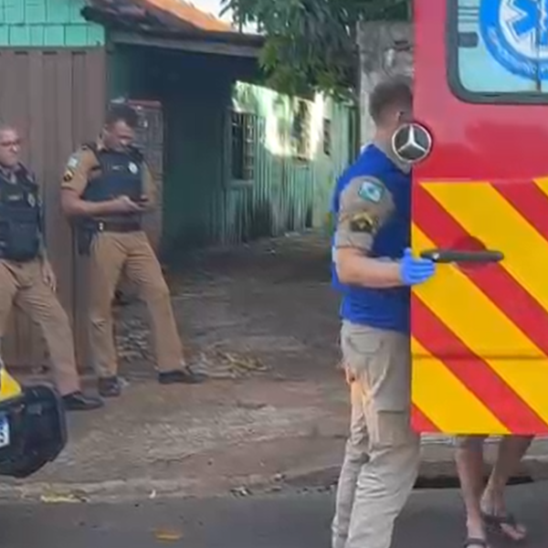 Casal discute garrafada