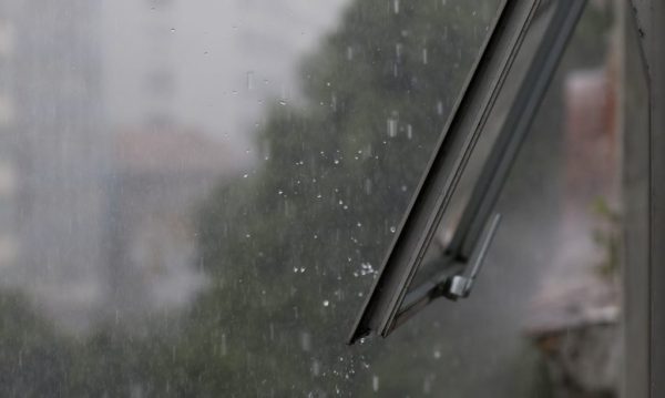 Pancadas de chuva devem atingir Curitiba nesta terça