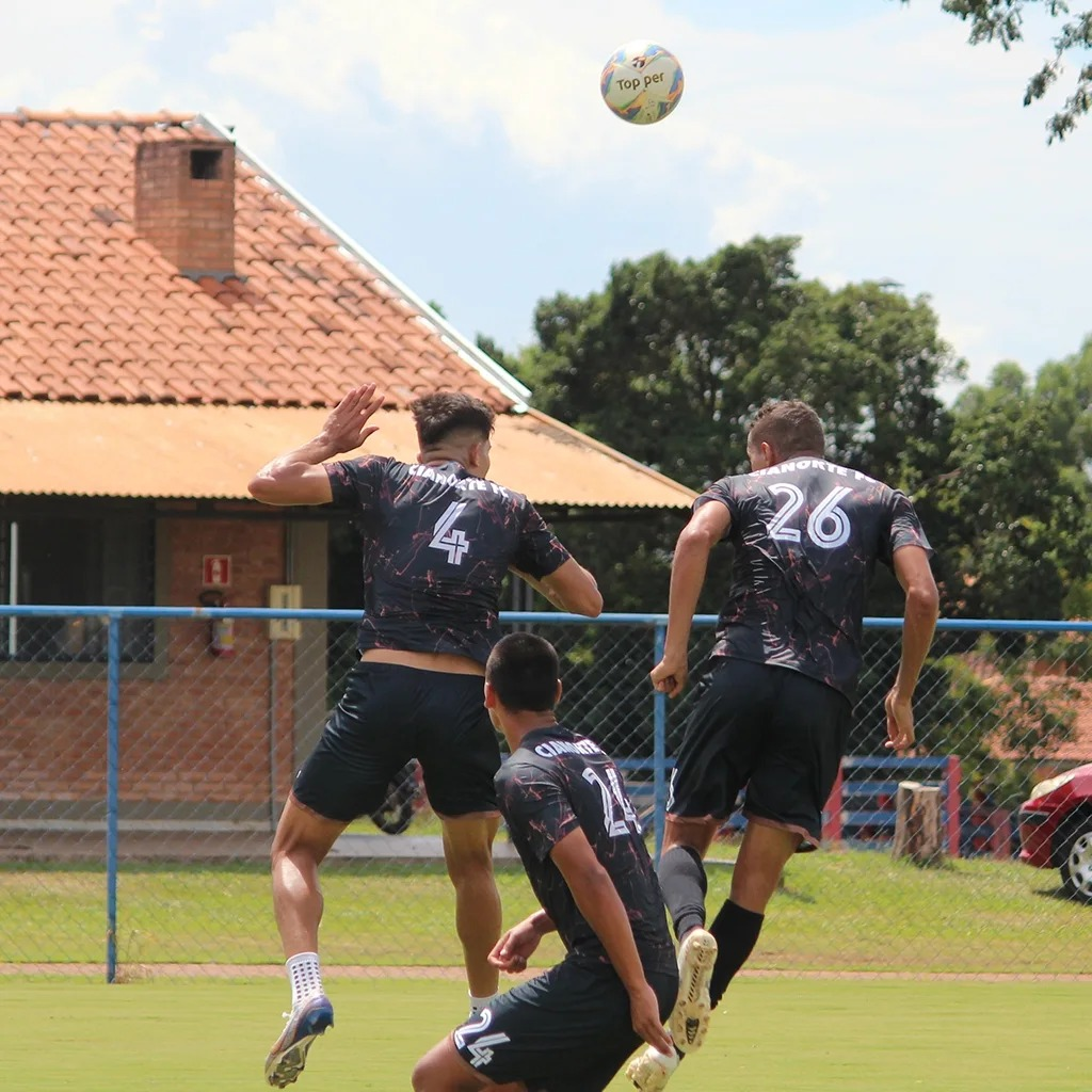  jogadores do Cianorte em treino 