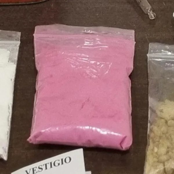  Adolescente morre após tomar energético com “cocaína rosa” 